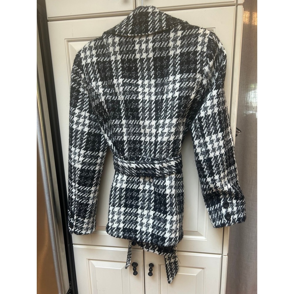 White‎ House Black Market houndstooth /plaid coat with belt. Made in USA SZ SM. - Picture 2 of 5